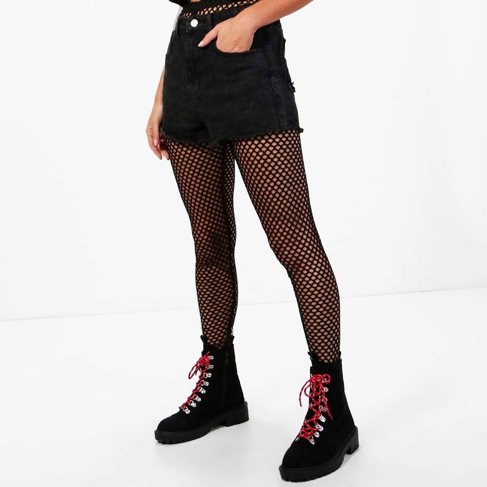 Fishnet leggings